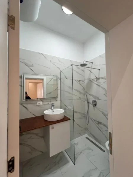 Durres, shitet apartament 1+1 Kati 8, 66 m² 97.000 € (Durres)