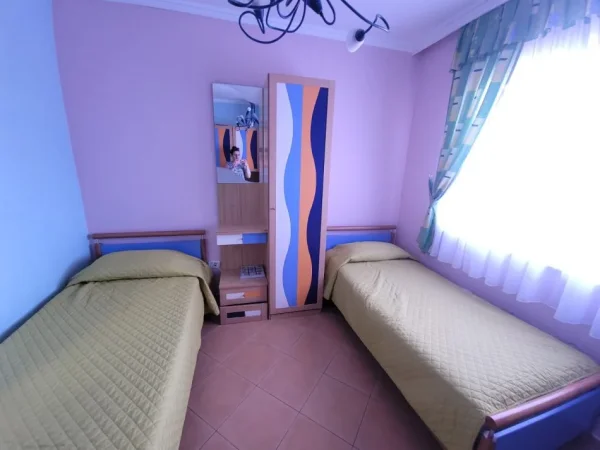 Tirane, jepet me qera apartament 2+1+Aneks+Ballkon Kati 8, 126 m² 600 € (ish ekspozita)