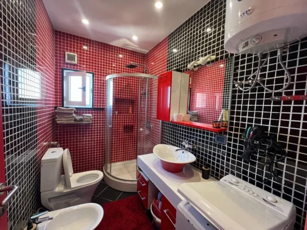 Durres, jepet me qera apartament 1+1+Ballkon Kati 2, 66 m² 800 € (DURRES)