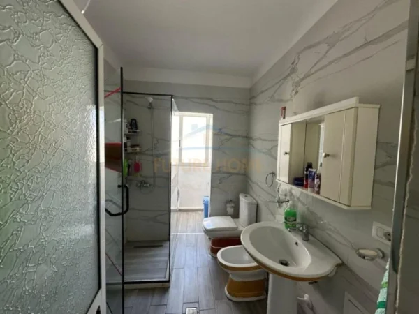 Tirane, shitet apartament 2+1+Aneks+Ballkon Kati 5, 73 m² 97.000 € (PORCELAN)