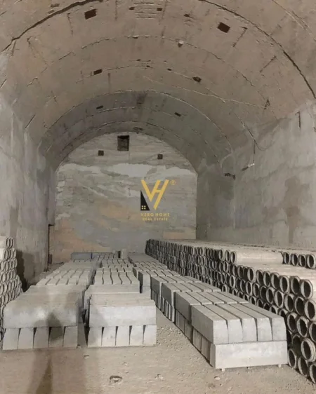 Tirane, jepet me qera ambjent biznesi Kati 0, 6.000 m² 8.000 € (SHKOZE)