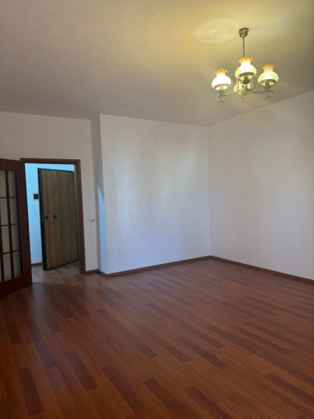 Tirane, jepet me qera apartament 2+1+Aneks+Ballkon Kati 6, 110 m² 600 € (Bulevardi Zogu i 1 . prane new york bar)
