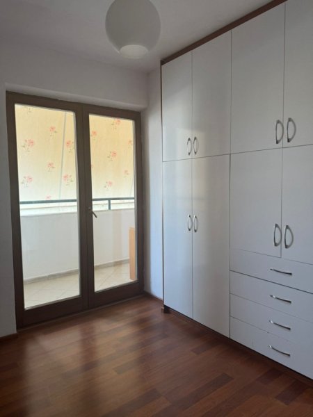 Tirane, jepet me qera apartament 2+1+Aneks+Ballkon Kati 6, 110 m² 600 € (Bulevardi Zogu i 1 . prane new york bar)