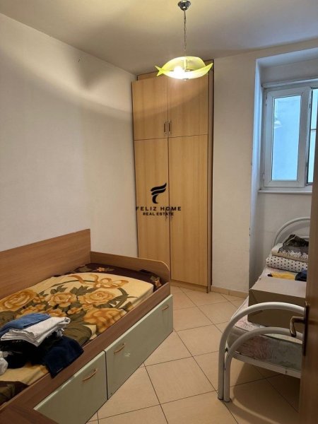 Tirane, jepet me qera apartament 2+1 Kati 2, 95 m² 600 € (SELVIA)