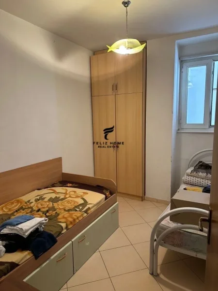 Tirane, jepet me qera apartament 2+1 Kati 2, 95 m² 600 € (SELVIA)