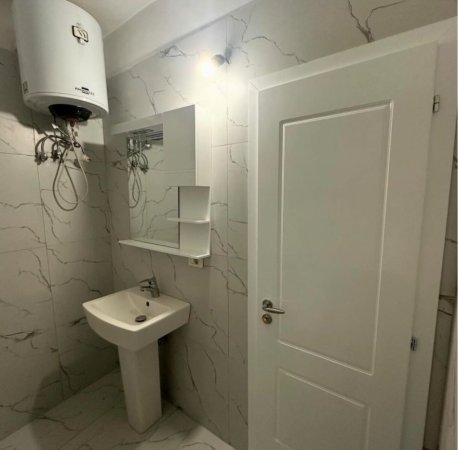 Tirane, jap me qera garsonier 1+1 , 40 m² 200 € (Dino Kalenja , paskuqan 2)