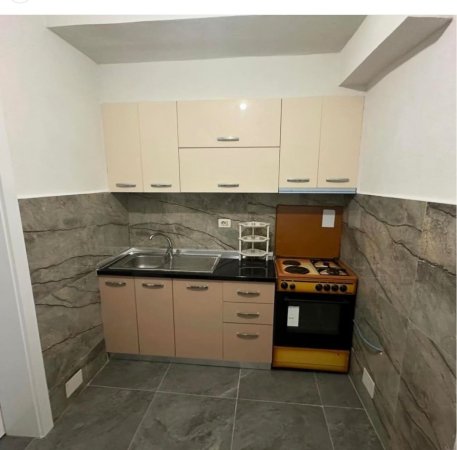 Tirane, jap me qera garsonier 1+1 , 40 m² 200 € (Dino Kalenja , paskuqan 2)