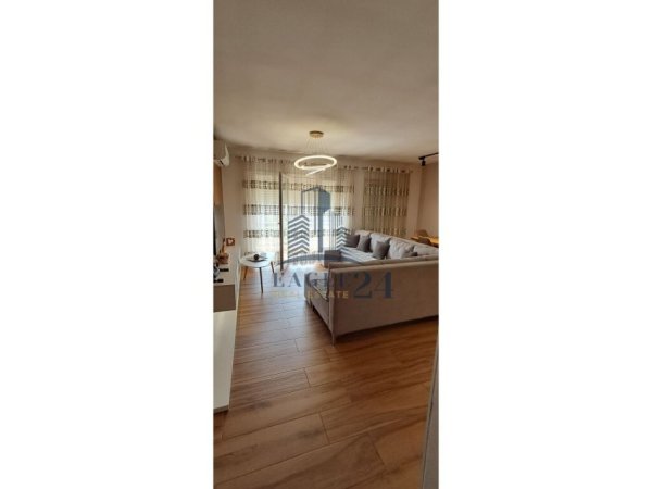 Tirane, shes apartament 2+1 Kati 8, 97 m² 140.000 € (astir)