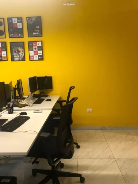 Tirane, jepet me qera zyre Kati 6, 70 m² 550 € (komuna e parisit)