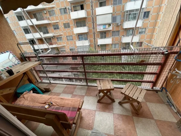 Tirane, jepet me qera apartament 2+1+Ballkon Kati 4, 100 m² 470 € (ASTIR)