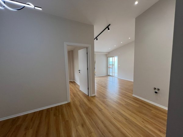 Durres, shitet apartament 1+1 Kati 7, 62 m² 90.000 € (Durres)