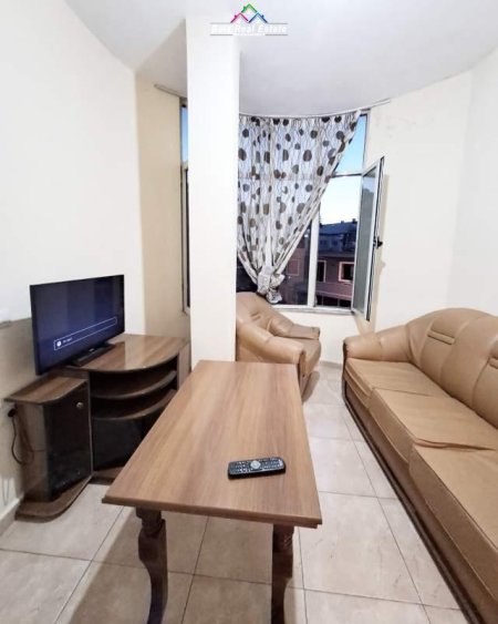 Tirane, jepet me qera apartament 1+1 Kati 2, 90 m² 450 € (rruga elbasanit)