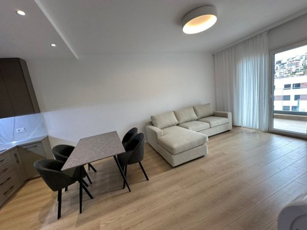 Tirane, jepet me qera apartament 2+1+Ballkon Kati 3, 97 m² 750 € (Kodra e Diellit)