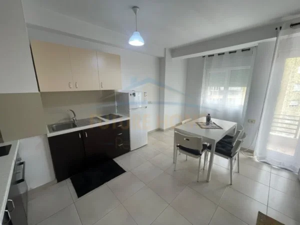 Korce, shitet apartament 2+1+Ballkon Kati 6, 99 m² 68.500 € (Lagjia 18)