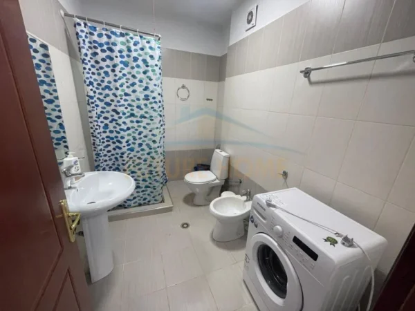 Korce, shitet apartament 2+1+Ballkon Kati 6, 99 m² 68.500 € (Lagjia 18)