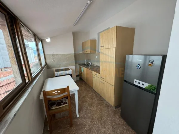 Korce, shitet apartament 2+1 Kati 5, 70 m² 54.000 € (Lagjia 7)