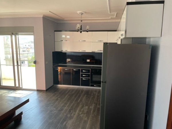 Durres, jepet me qera 2+1 Kati 5, 400 € 