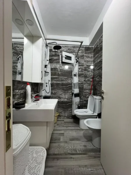 Durres, jepet me qera apartament 3+1+Ballkon Kati 5, 100 m² 550 € 