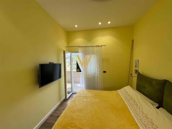 Tirane, shitet apartament 4+1+Ballkon Kati 6, 176 m² 415.000 € (LIQENI I THATE)