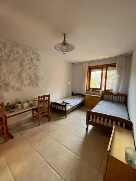 Tirane, jepet me qera apartament 3+1 Kati 3, 90 m² 600 € (Ministria drejtesis)