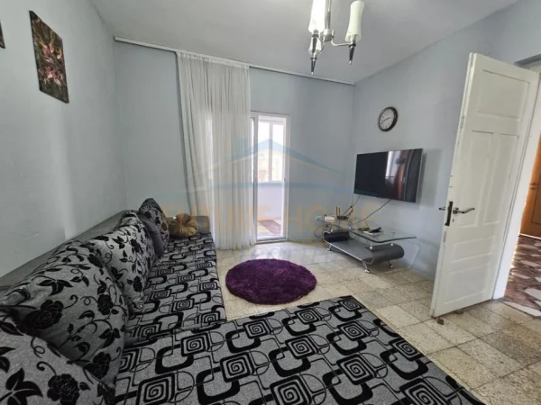 Tirane, jepet me qera apartament 2+1+Ballkon Kati 2, 110 m² 400 € (Tregu Elektrik)