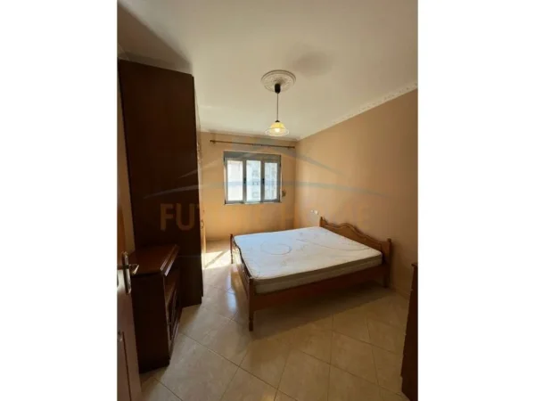 Tirane, jepet me qera apartament 2+1+Aneks Kati 7, 92 m² 450 € (Unaza e Re)