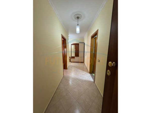 Tirane, jepet me qera apartament 2+1+Aneks Kati 7, 92 m² 450 € (Unaza e Re)