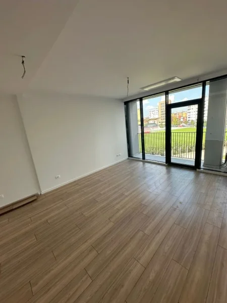 Tirane, jepet me qera apartament 1+1+Ballkon Kati 2, 65 m² 650 € (Liqeni Artificial)