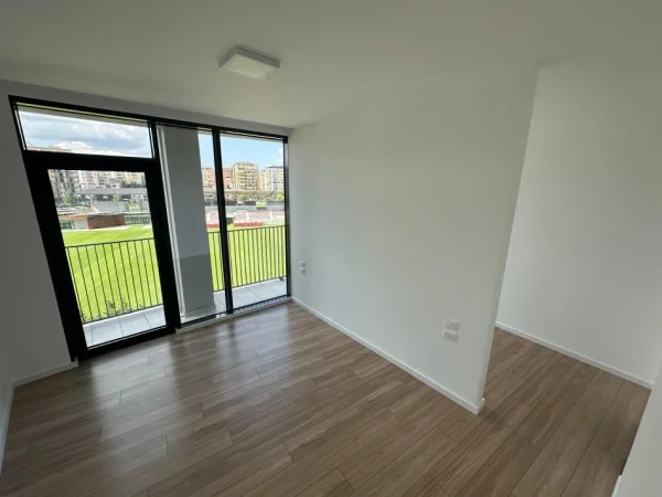 Tirane, jepet me qera zyre Kati 3, 130 m² 1.500 € (Liqeni Artificial)