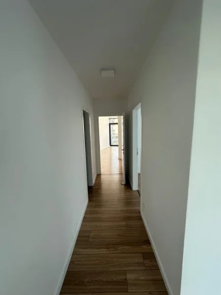 Tirane, jepet me qera zyre Kati 3, 130 m² 1.500 € (Liqeni Artificial)