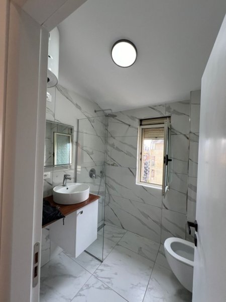 Shqiperi, shitet apartament 1+1+Ballkon Kati 8, 72 m² 95.000 € (Durres)