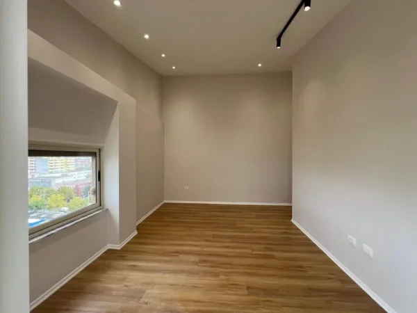 Durres, shitet apartament 1+1+Ballkon Kati 8, 75 m² 97.000 € (Durres)