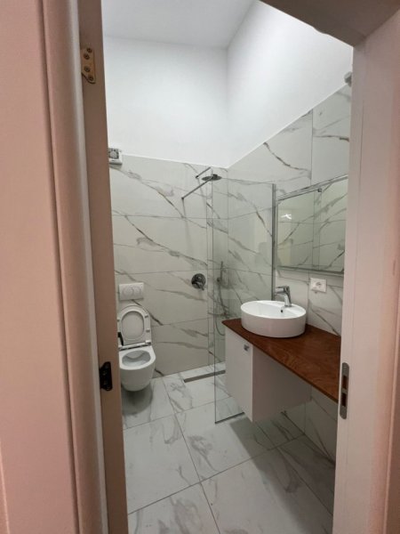 Durres, shitet apartament 1+1+Ballkon Kati 8, 68 m² 90.000 € (Durres)