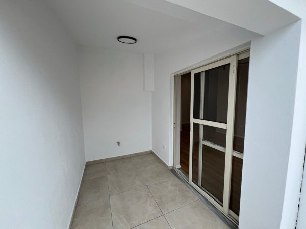 Durres, shitet apartament 1+1+Ballkon Kati 8, 68 m² 90.000 € (Durres)
