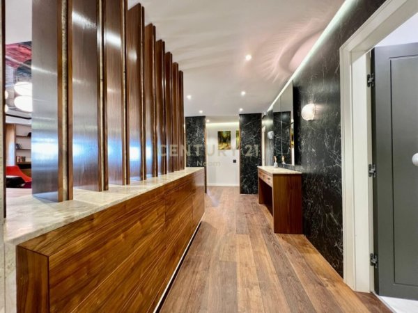 APARTAMENT LUKSOZ 2+1+2 ME 2 POSTE PARKIMI ME QIRA TE KOPSHTI BOTANIK!Neom100360