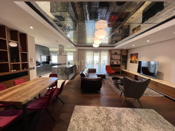 APARTAMENT LUKSOZ 2+1+2 ME 2 POSTE PARKIMI ME QIRA TE KOPSHTI BOTANIK!Neom100360