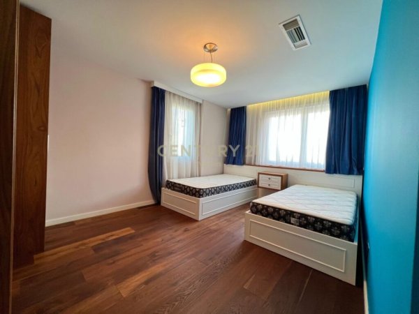 APARTAMENT LUKSOZ 2+1+2 ME 2 POSTE PARKIMI ME QIRA TE KOPSHTI BOTANIK!Neom100360