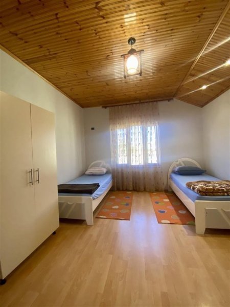 Tirane, jepet me qera apartament 2+1+Ballkon Kati 3, 100 m² 500 € (Laprake , 2 minuta nga universiteti zoja e keshillit te mire)