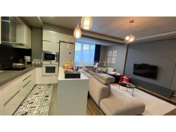 Tirane, shes apartament 2+1+ POST PARKIMI , 99 m² 220.000 € (Liqeni i Thatë)