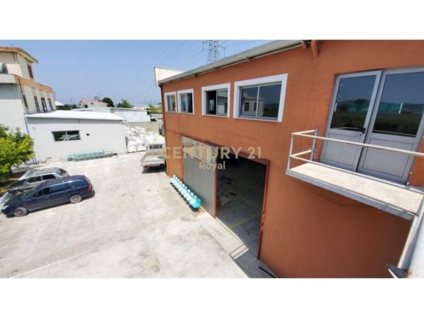 Tirane, jepet me qera 2 Katshe Kati 1, 1.300 m² 3.000 € 