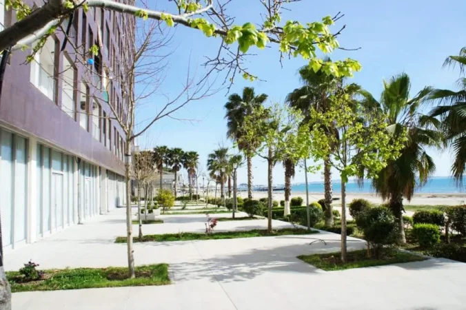 Durres, shitet apartament 1+1+Ballkon Kati 8, 83 m² 148.500 € (NE PLAZHIN E DURRESIT, PRANE SHKEMBIT TE KAVAJES)