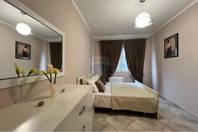 Tirane, jepet me qera apartament 2+1 Kati 2, 105 m² 800 € (Elbasanit)