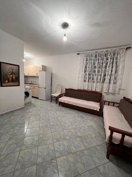 JEPET ME QERA  APARTAMENT 2+1 300 EURO SELITE