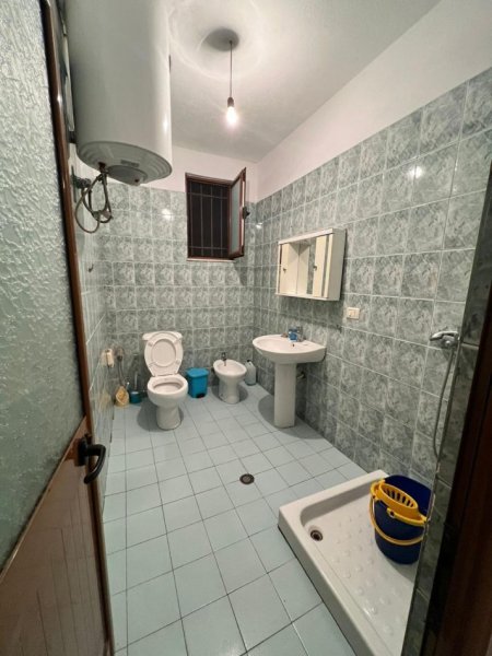 JEPET ME QERA  APARTAMENT 2+1 300 EURO SELITE