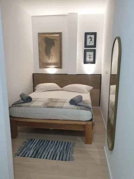 Vlore, jepet me qera apartament 1+1 Kati 7, 50 m² 300 € (Uje i Ftohte) RV44720