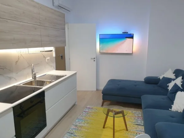 Vlore, jepet me qera apartament 1+1 Kati 7, 50 m² 300 € (Uje i Ftohte) RV44720