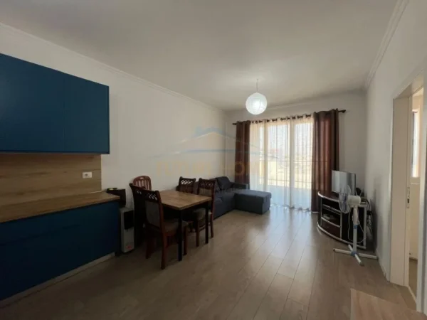 Tirane, jepet me qera 1+1 Kati 7, 70 m² 700 € (Parku Olimpik)
