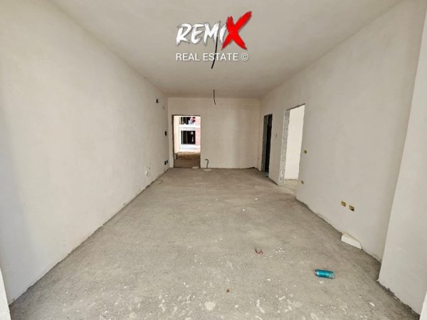 Mali Robit, shitet apartament 1+1+Aneks+Ballkon Kati 4, 56 m² 70.000 € 