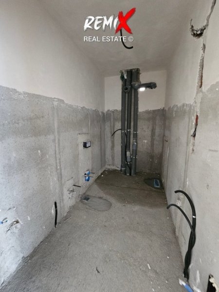 Mali Robit, shitet apartament 1+1+Aneks+Ballkon Kati 4, 56 m² 70.000 € 
