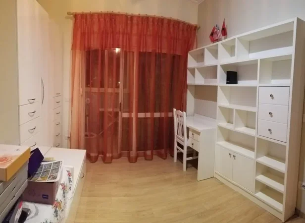 Tirane, jepet me qera apartament 2+1+Aneks+Ballkon Kati 7, 100 m² 750 € (PAZARI I RI)